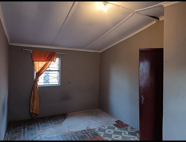 3 BEDROOM FREEHOLD FOR SALE IN MXOLISI PHETANI
